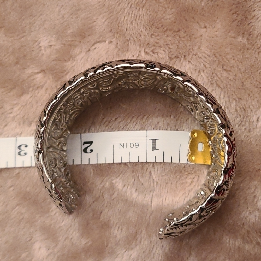 Lia Sophia silver cuff bracelet - Picture 5 of 5